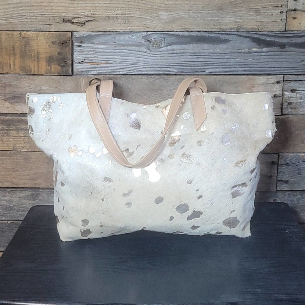 EUC Satchel. Savannah GA Large Austin Hair On Hide Tote Ivory Gold